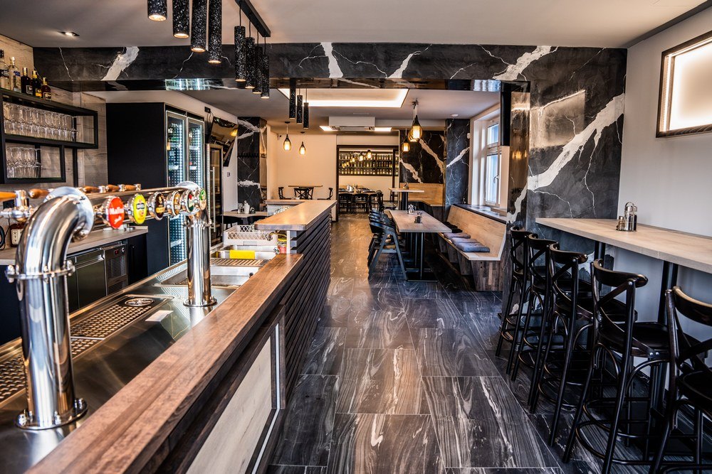 Dekorativní a art stěrka do restaurace na Kladně